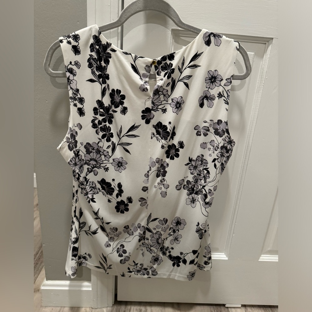 Calvin Klein floral dressy sleeveless top. Lined. Black and white,size large - Picture 2 of 4